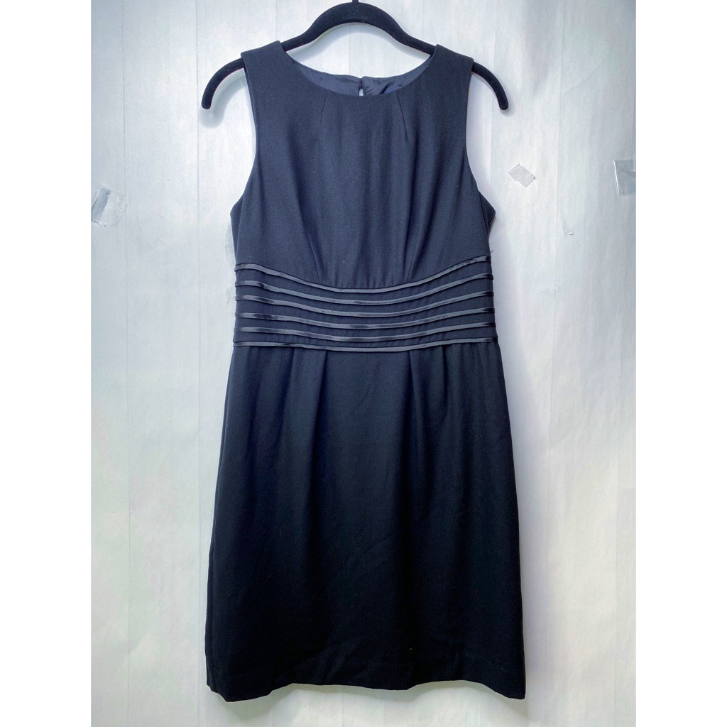 Banana Republic Black Lined Dress With Waist Detail